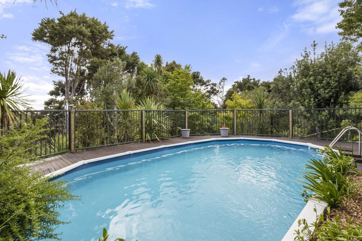 19 Te Araroa Drive, Paremoremo, Auckland - Carousel 2