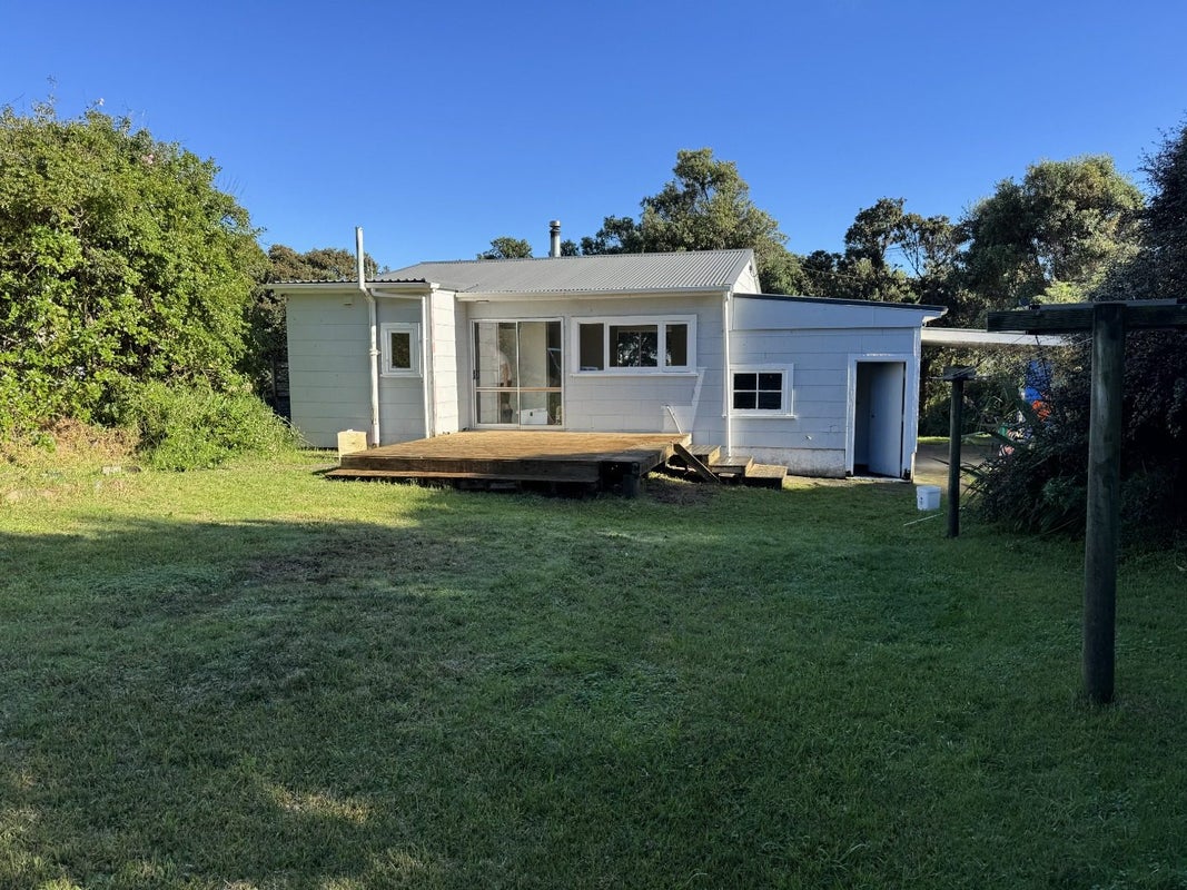 8 Mahoe Street, Otaki Beach, Otaki - Carousel 1