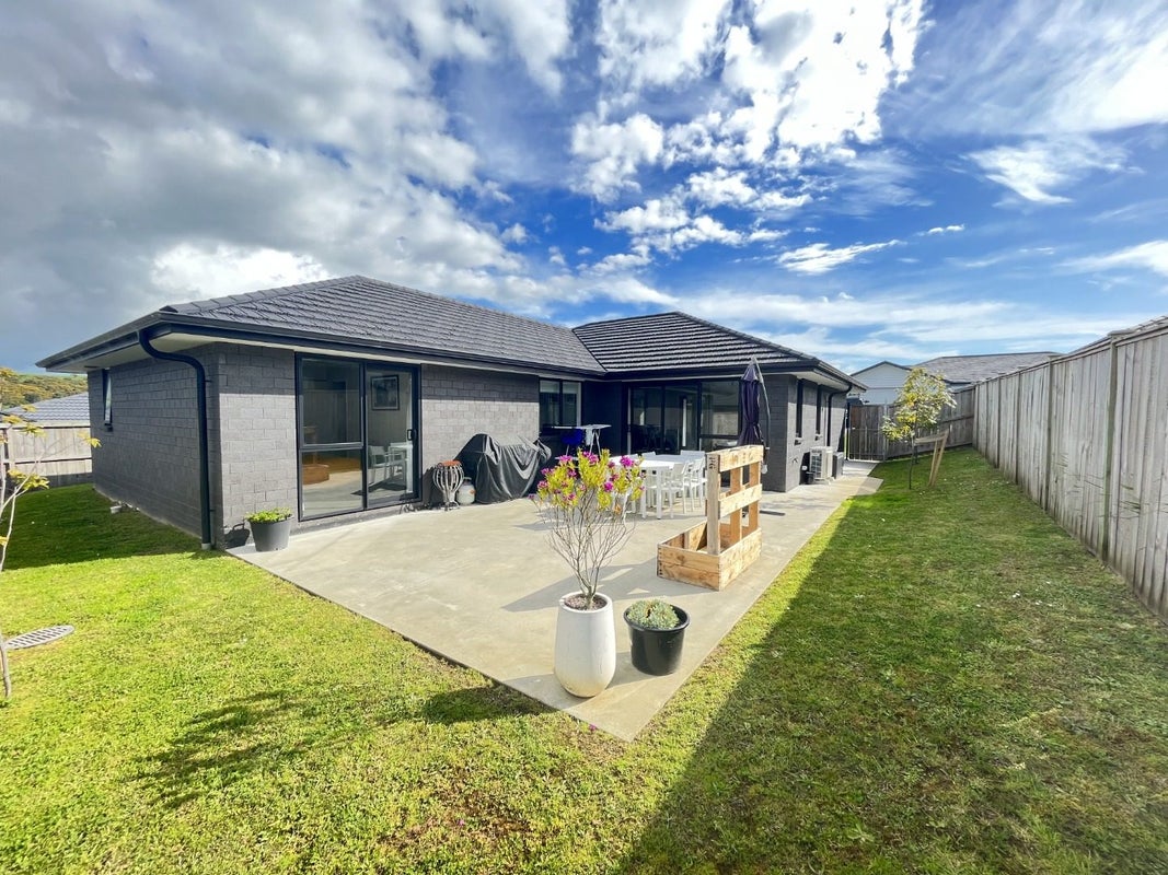 22 Calder Crescent, Pokeno, Franklin, Auckland - Carousel 1