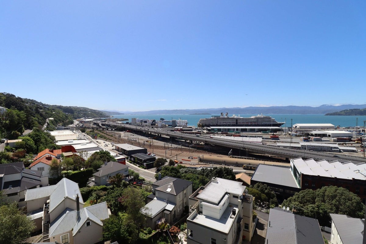 1 Grant RD, THORNDON, Wellington - Carousel 1