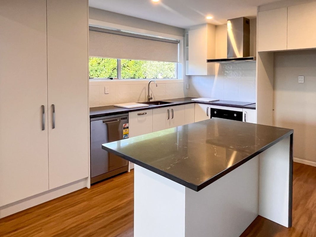 2/7 Hilldale Place, Hillsborough, Christchurch - Carousel 2