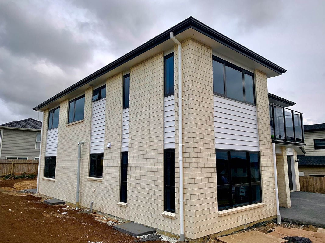33 Te Aramanu Crescent,, Papakura, Auckland - Carousel 1