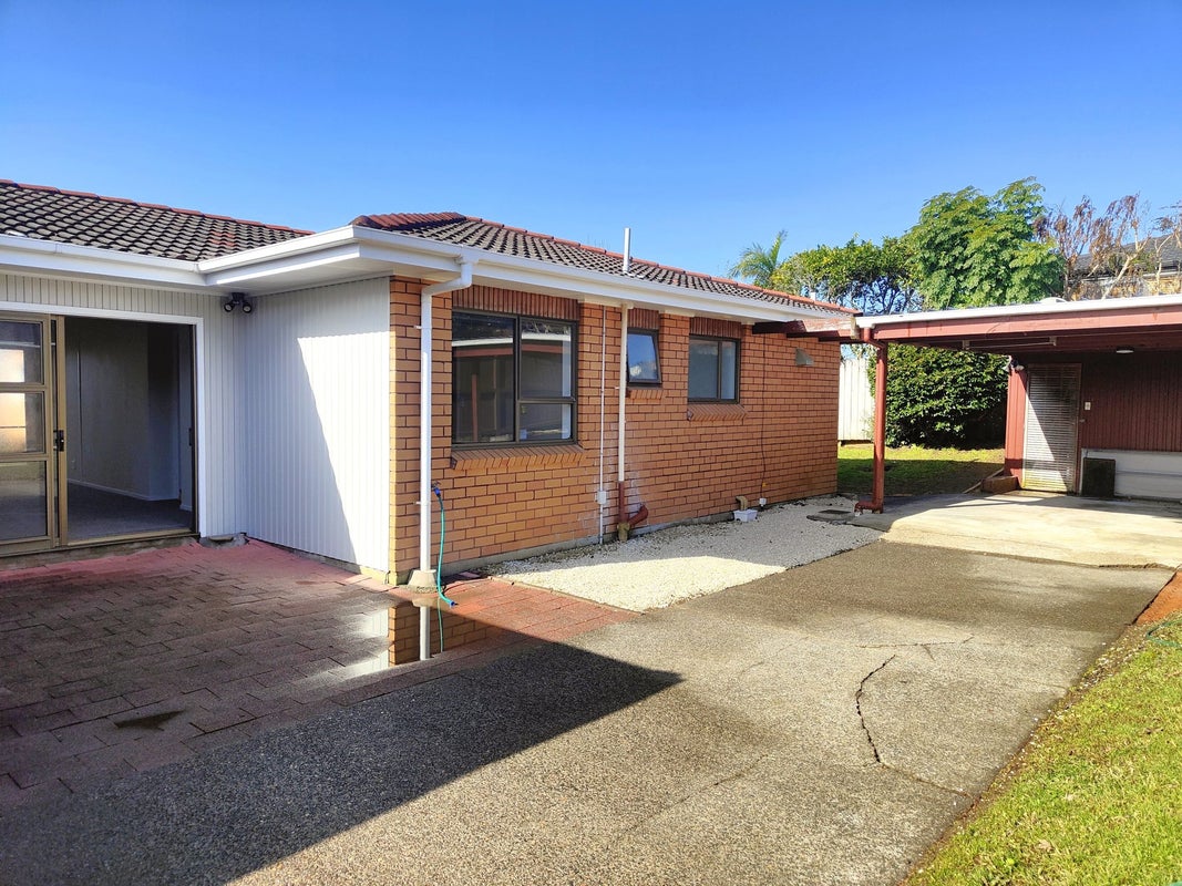 2/4 Rachael Place, Farm Cove, Auckland - Carousel 1