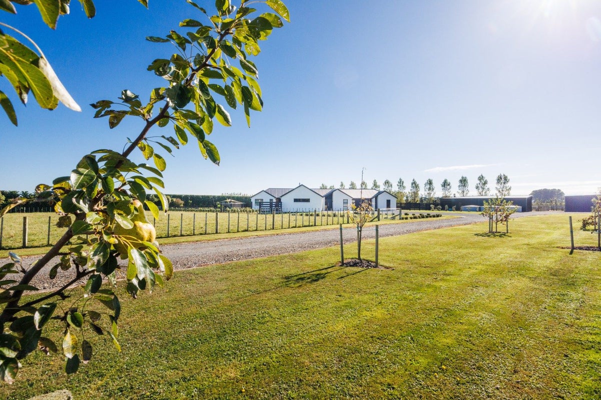 79 Jackeytown Road, Tiakitahuna, Palmerston North - Carousel 2