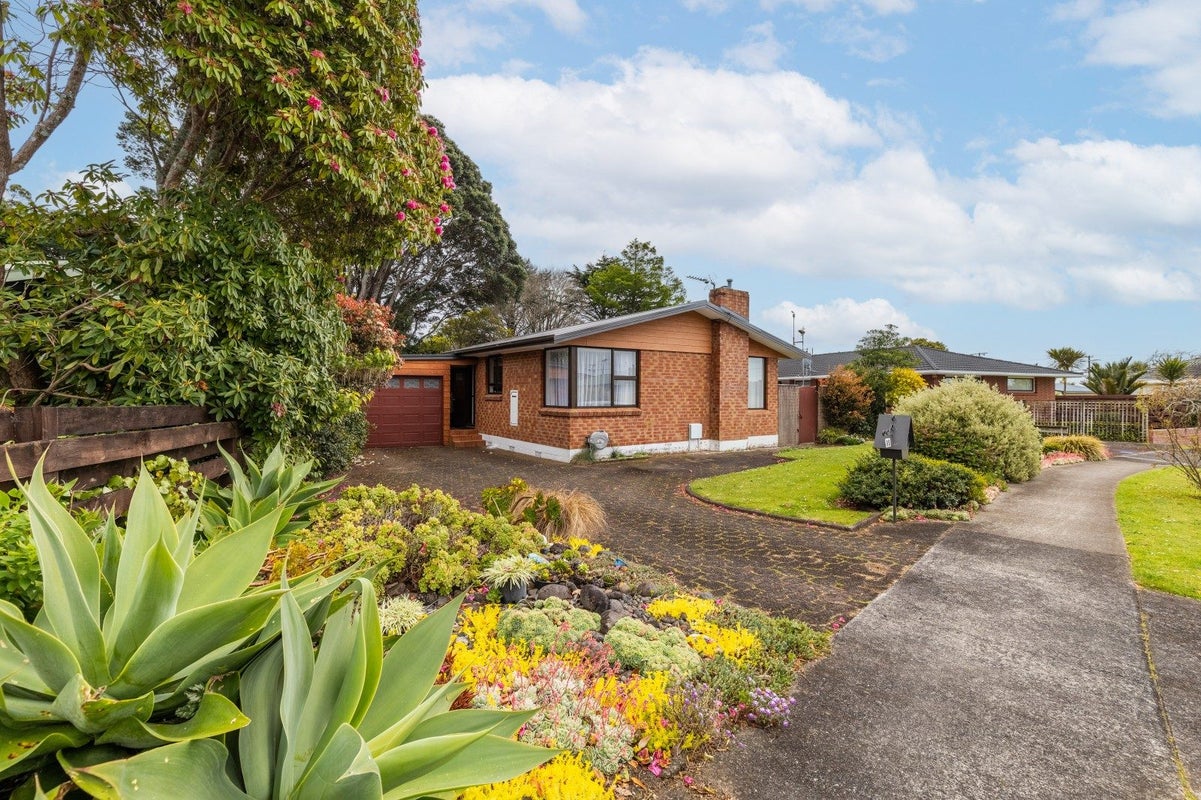 95 Manu Crescent, Upper Vogeltown, New Plymouth - Carousel 2