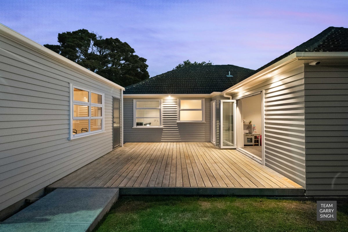2A Eddowes Street, Manurewa, Auckland - Carousel 1