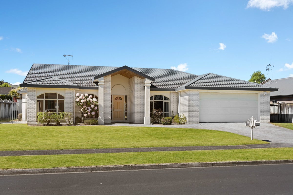 2 Roderick Place, Rototuna, Hamilton - Carousel 2