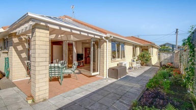 1/169 Centreway Road, Orewa, Orewa - Carousel 1