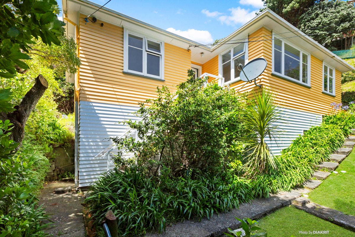 89 Volga Street, Island Bay, Wellington - Carousel 1