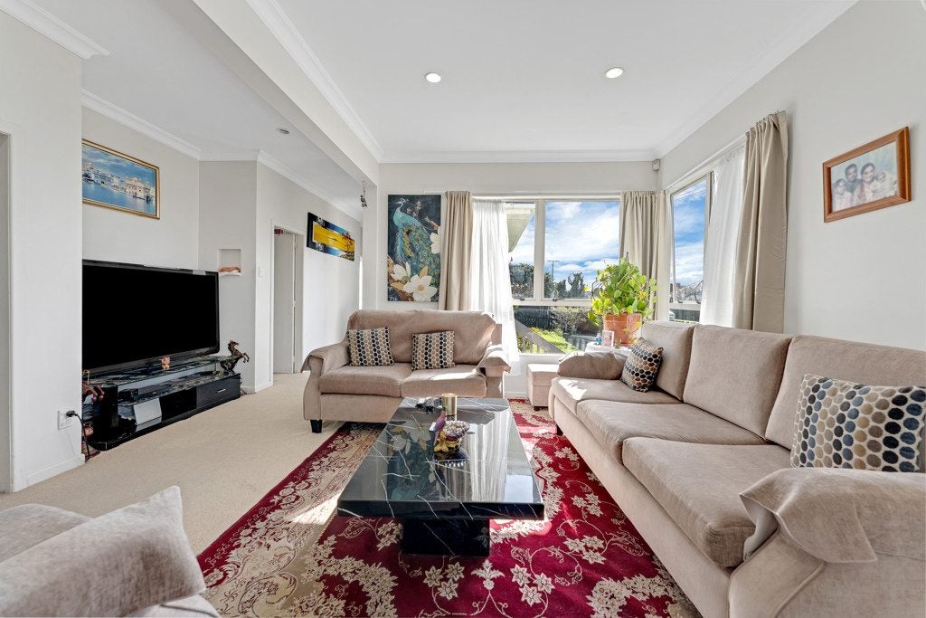 21 Kautami Avenue, Papatoetoe, Auckland - Carousel 1