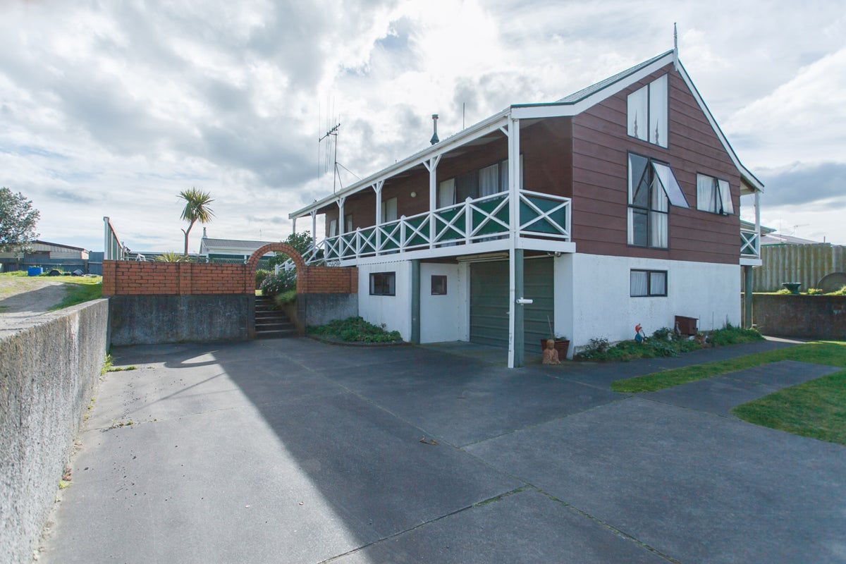 36 Karyn Street, Castlecliff, Whanganui - Carousel 2