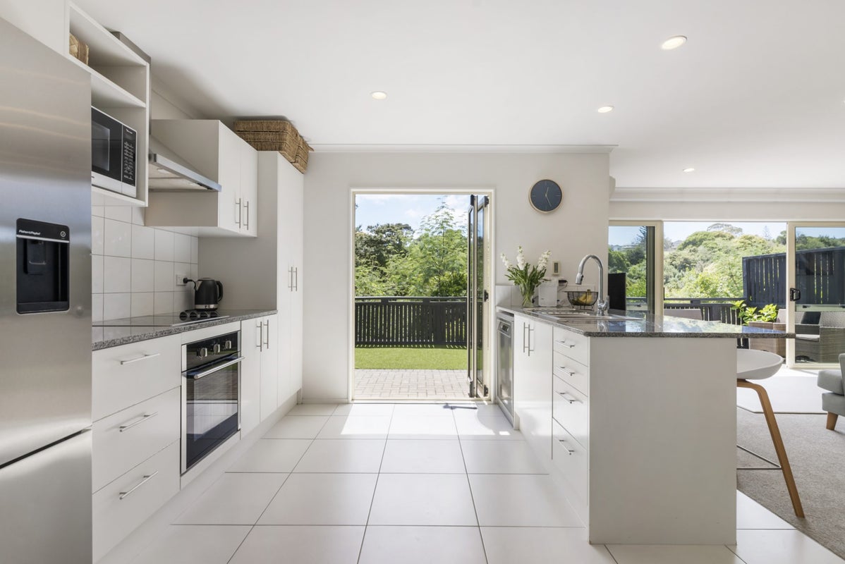150E Gowing Drive, Meadowbank, Auckland - Carousel 2
