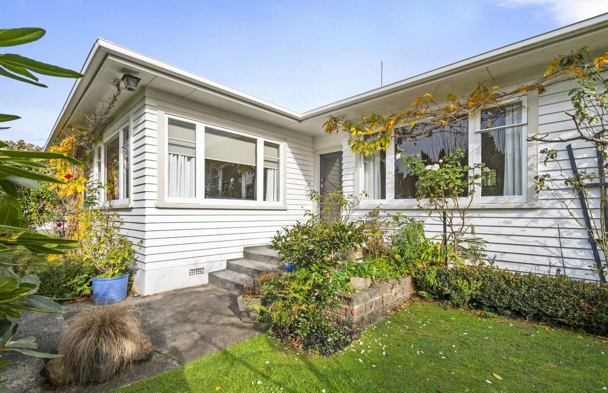 5 Epsom Road, Hokowhitu, Palmerston North - Carousel 2