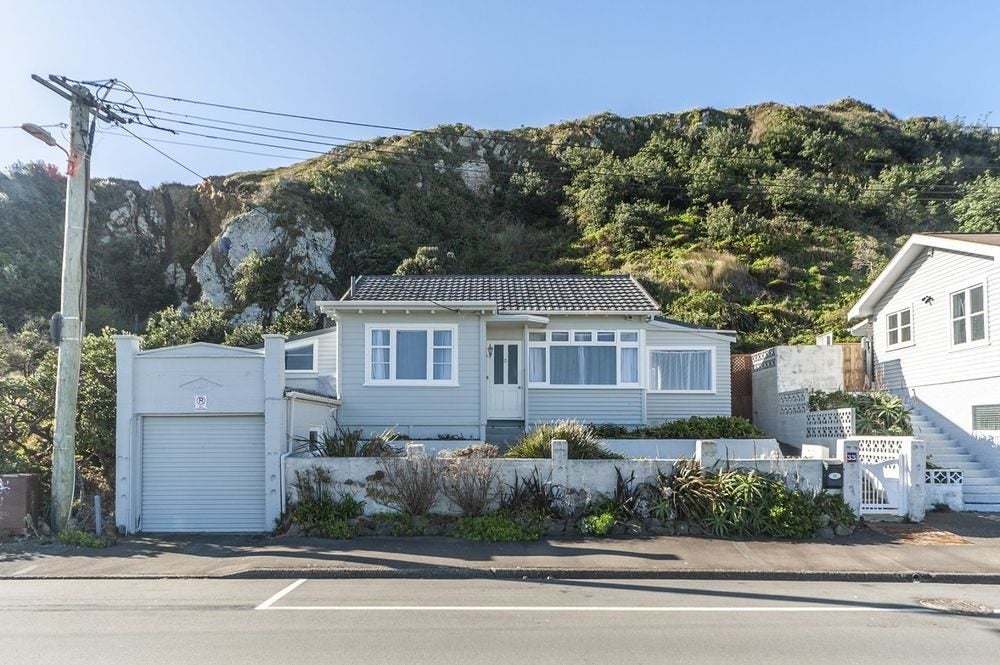 33 Moa Point Road, Moa Point, Wellington - Carousel 1