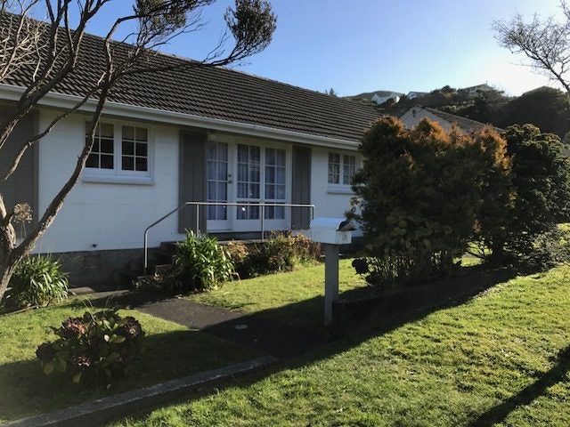 1A Thurleigh Grove, Karori, Wellington - Carousel 1