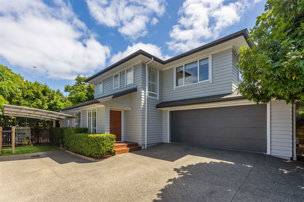 29A Baird Street, Howick, Auckland - Carousel 1