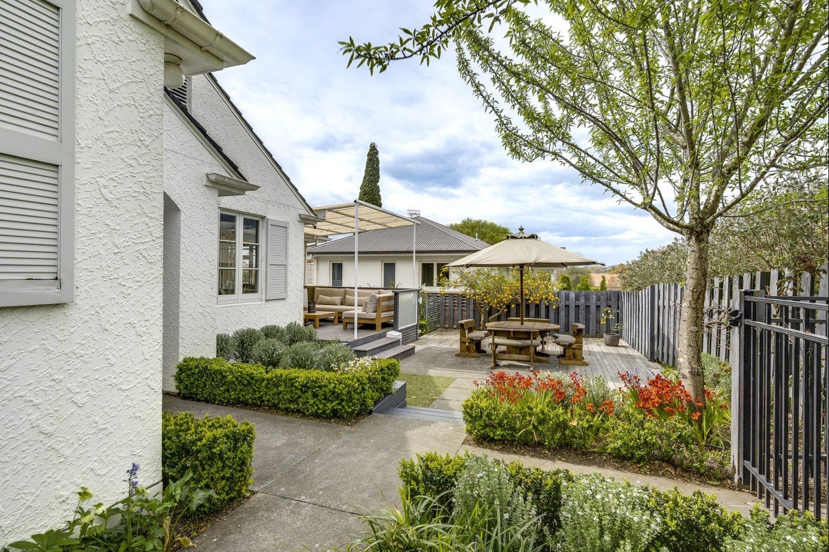 18 Simla Avenue, Havelock North, Havelock North - Carousel 2