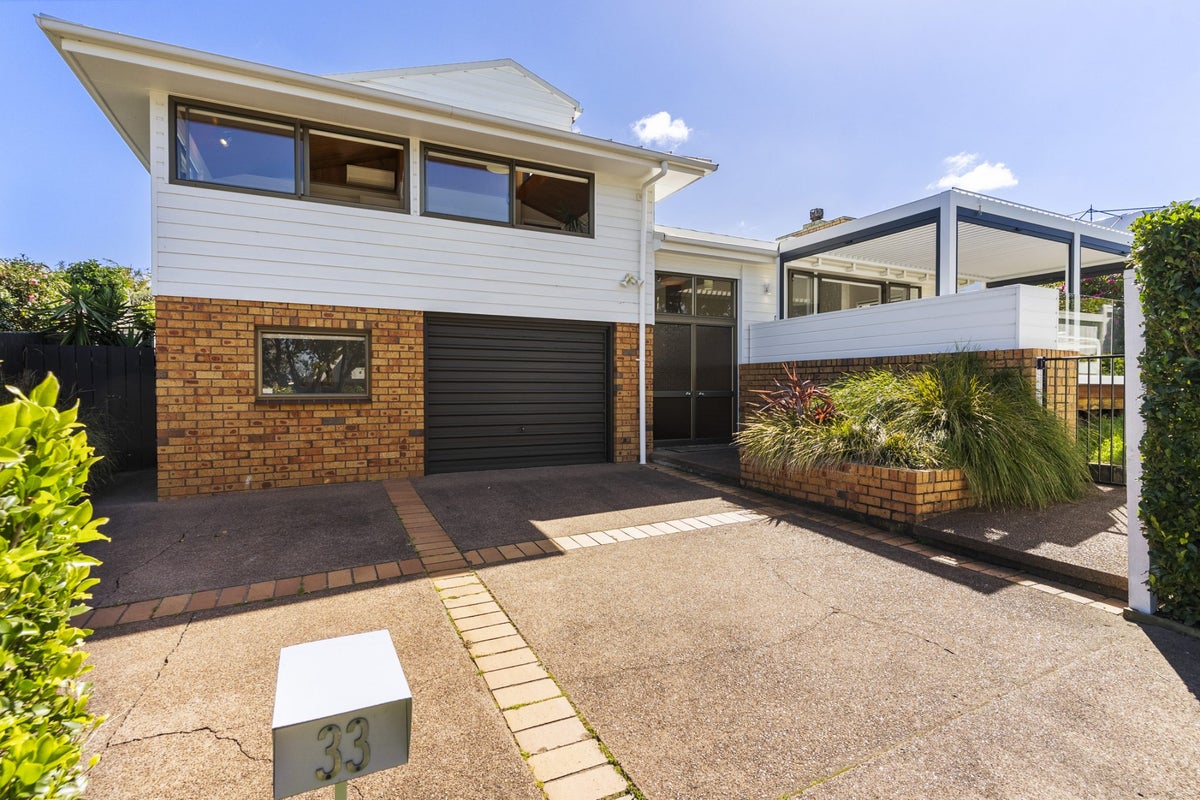 2/33 Sharon Road, Waiake, Auckland - Carousel 18