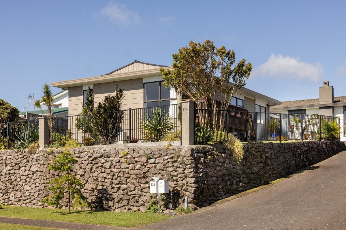 22A Winchester Terrace, Bethlehem, Tauranga - Carousel 1
