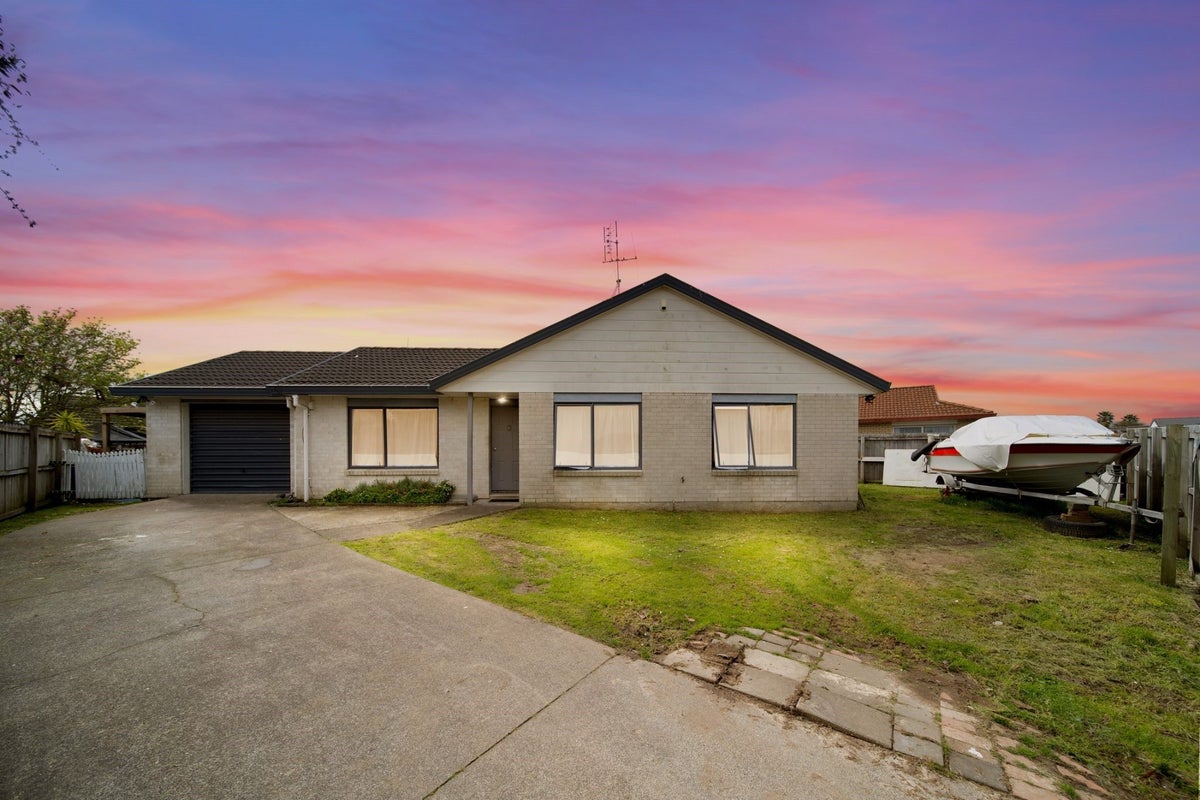 10 Horlicks Place, Randwick Park, Auckland - Carousel 1
