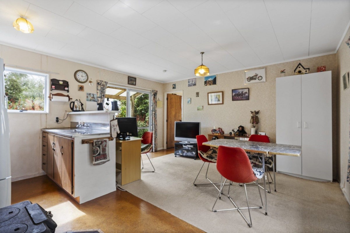 1135 Richmond Road, Everett Park, Inglewood - Carousel 2
