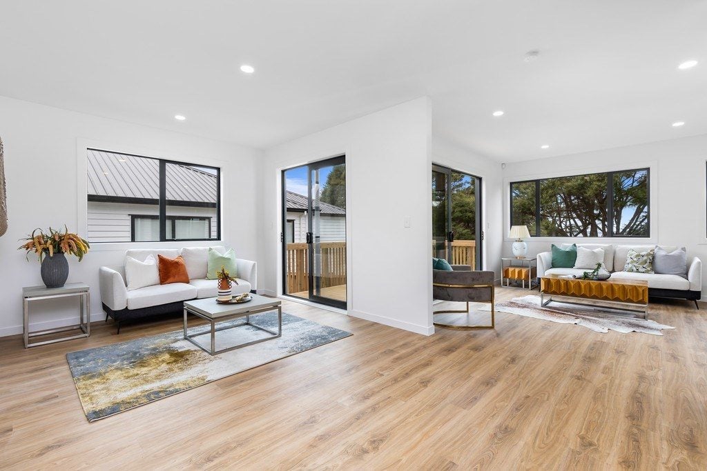 8 Te Wai Terrace, Orewa, Orewa - Carousel 2