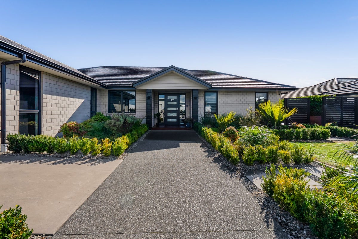 17 Longstaff Drive, Bell Block, New Plymouth - Carousel 1