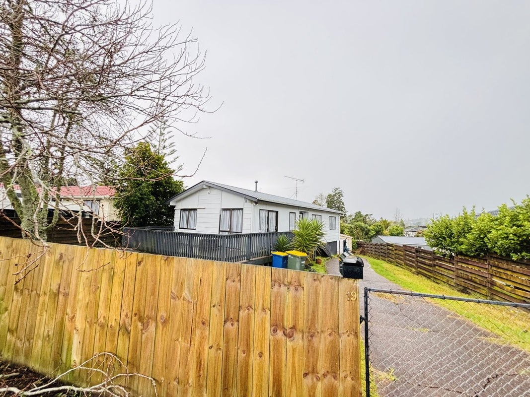 19 Coey Place, Glen Eden, Auckland - Carousel 2