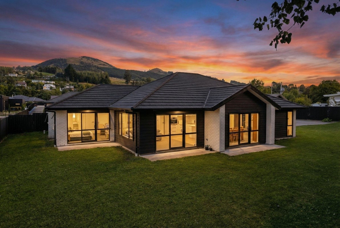 3 McCarthy Court, East Taieri, Mosgiel - Carousel 1
