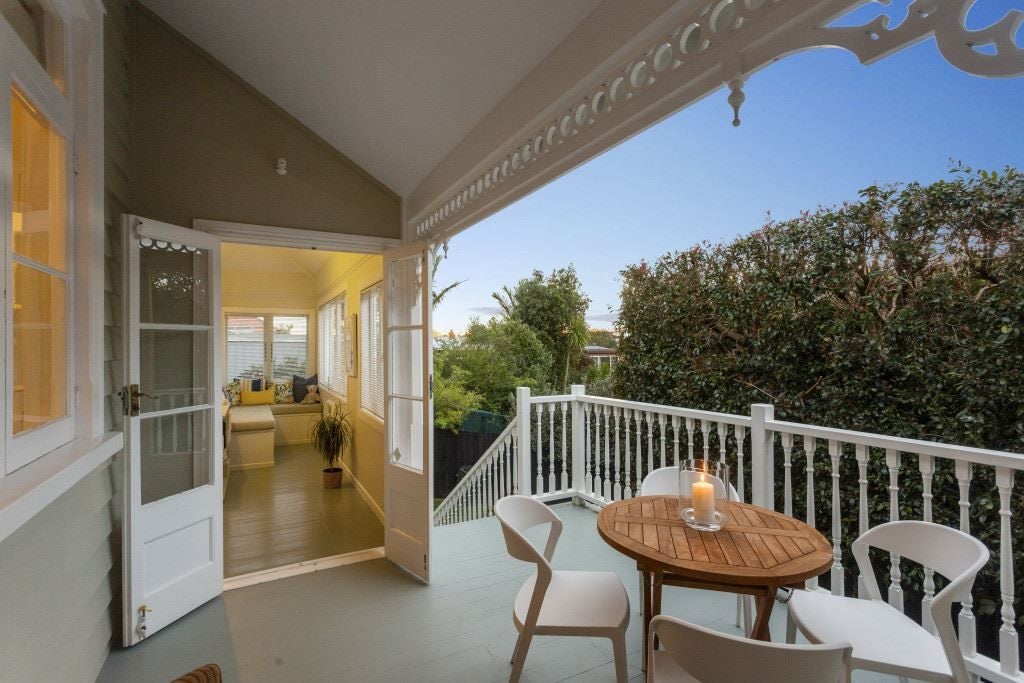12B Kawerau Avenue, Devonport, Auckland - Carousel 2