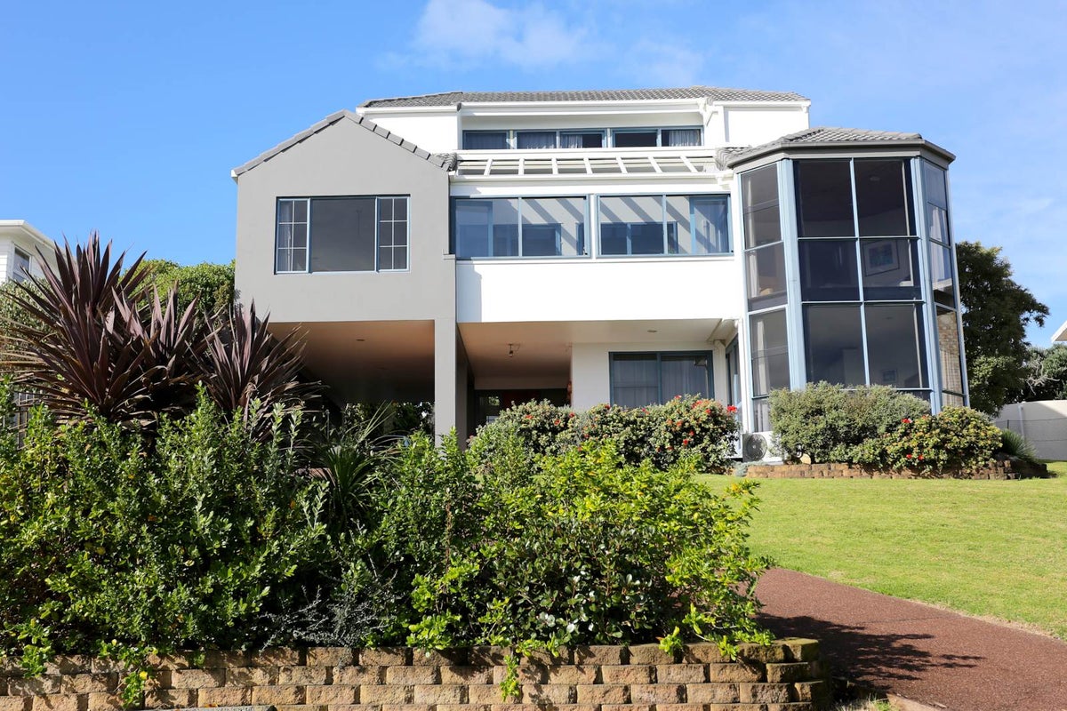59 Pacific Parade, Army Bay, Whangaparaoa - Carousel 1