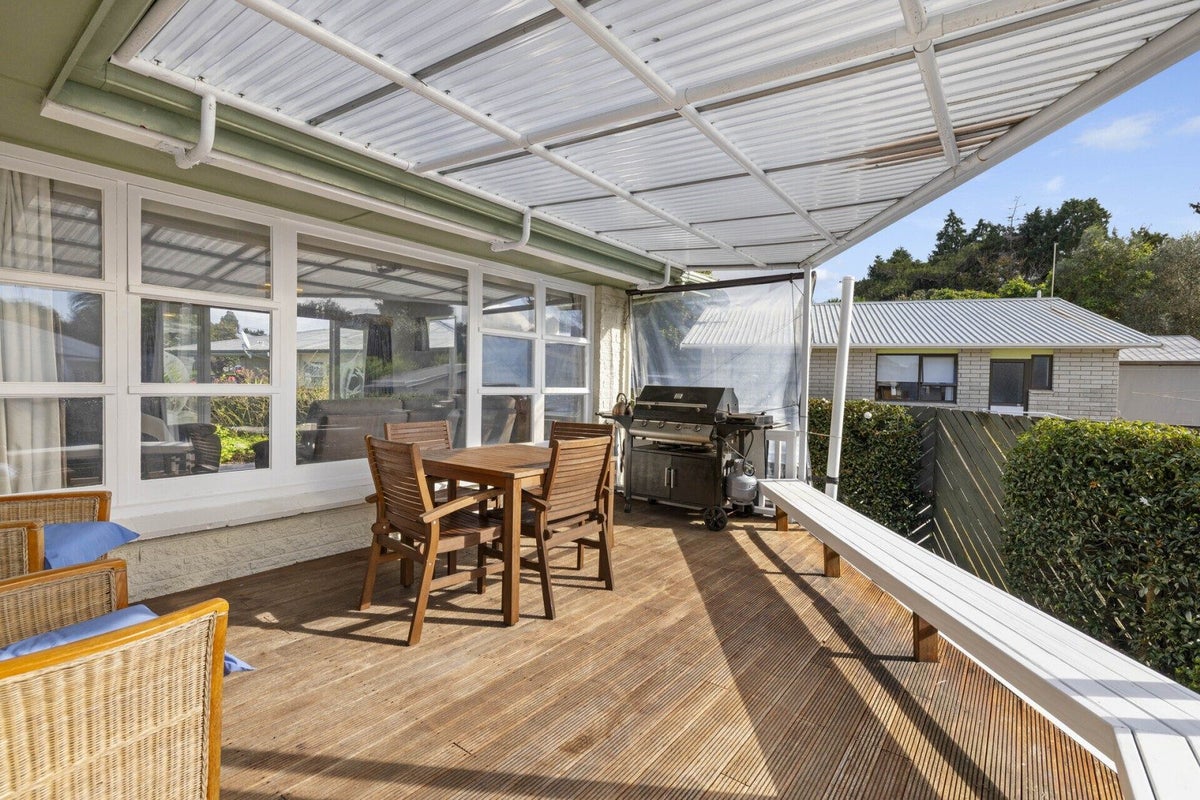 261 Ngatai Road, Otumoetai, Tauranga, Bay Of Plenty - Carousel 2