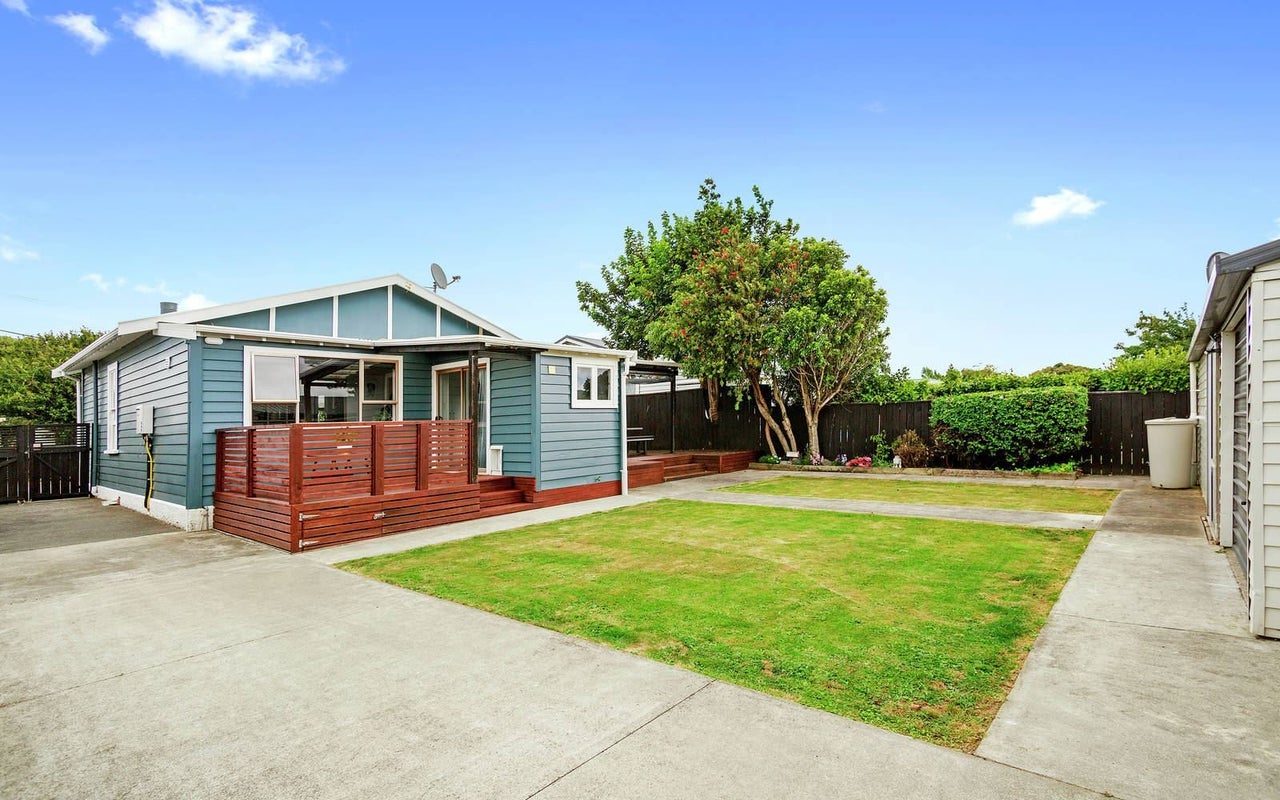 19 Elizabeth Street, Moera, Lower Hutt - Carousel 1