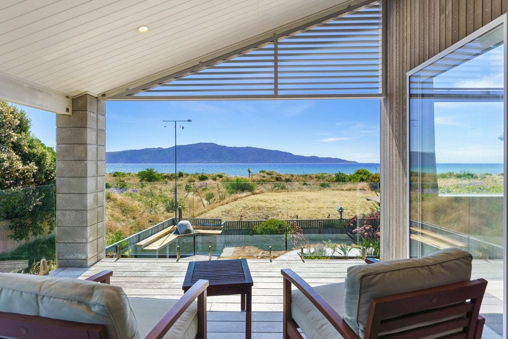131 Manly Street, Paraparaumu Beach, Paraparaumu - Carousel 1