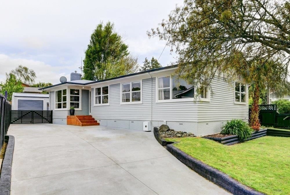 12 Manapouri Place, Glenview, Hamilton - Carousel 19