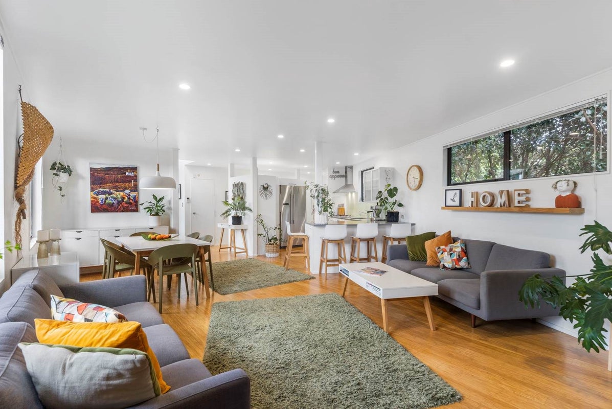 17 Myrtle Street, Morningside, Auckland - Carousel 2