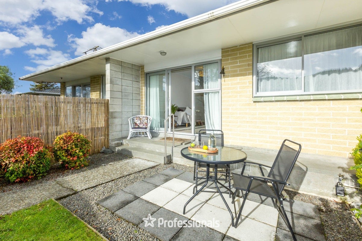 2/16 RIVERBANK ST, CENTRAL, UPPER HUTT - Carousel 2