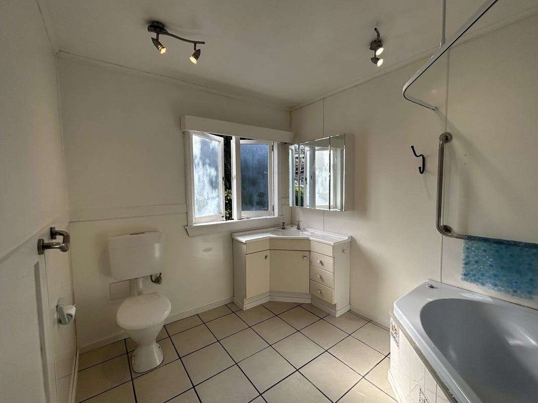 1/178 Waimumu Road, Massey, Auckland - Carousel 12