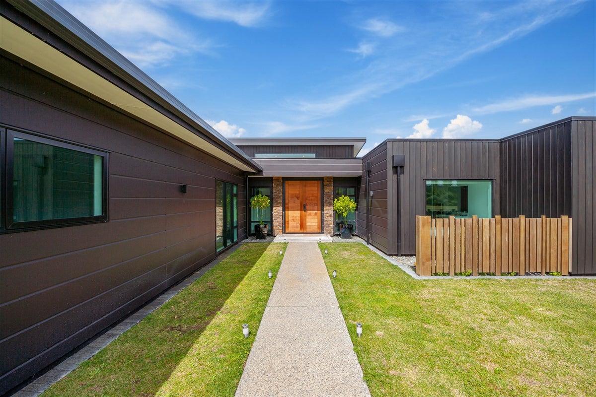6 The Fairways, Kinloch, Taupo - Carousel 2