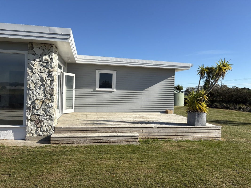 301 Tennent Drive, Turitea, Palmerston North - Carousel 2