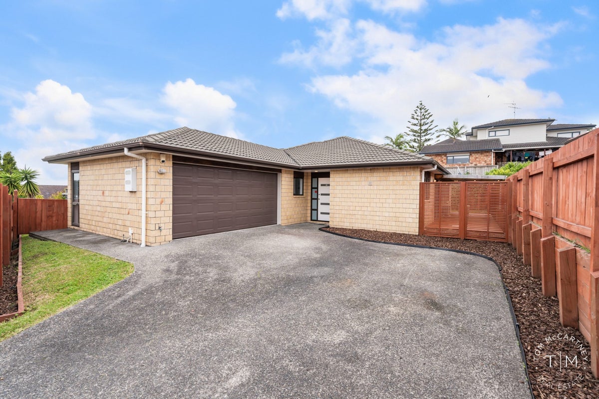 34 Saralee Drive, Manurewa, Auckland - Carousel 1