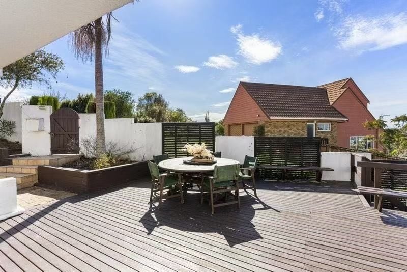22 Cairnbrae Court, Northcross, Auckland - Carousel 1