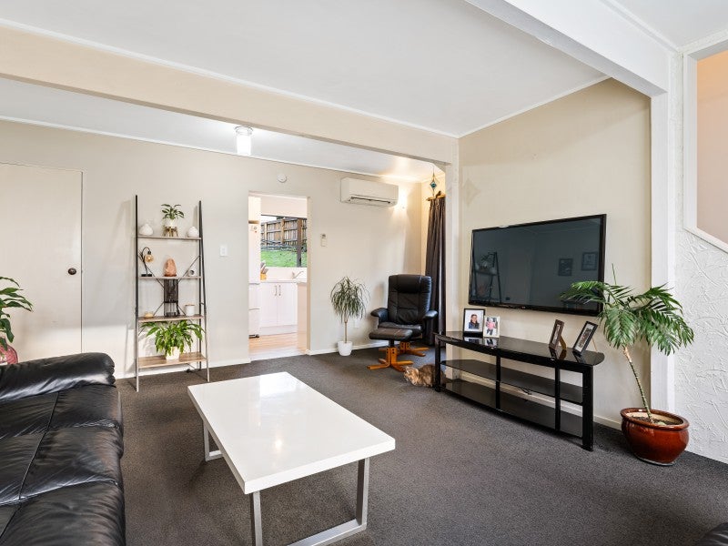 1/264 GROUNSELL CRES, Belmont, Lower Hutt - Carousel 2