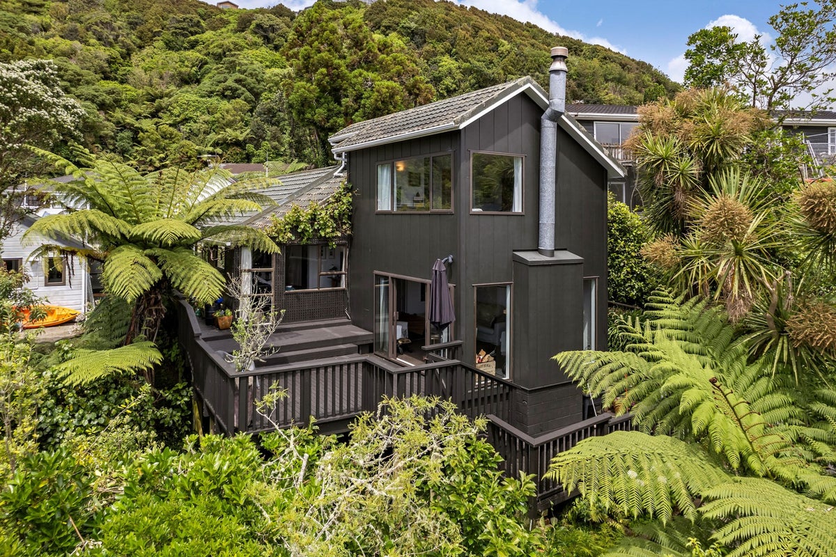 29A Lynmouth Avenue, Karori, Wellington - Carousel 1