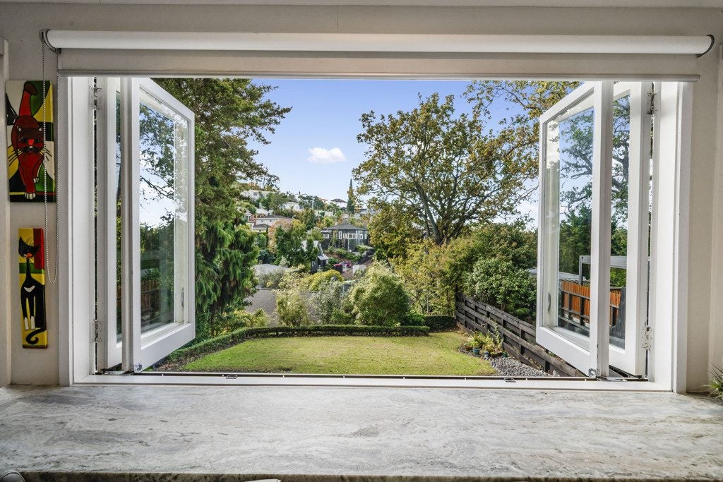 48 Eastbourne Road, Remuera, Auckland - Carousel 1