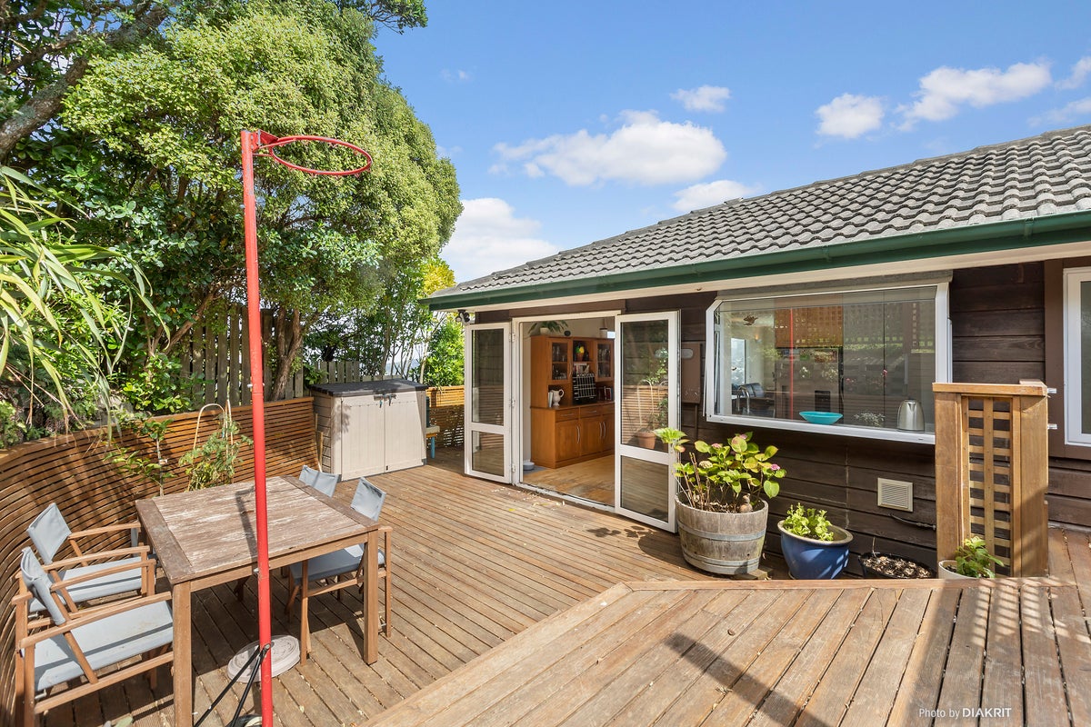 51 Bedford Street, Northland, Wellington - Carousel 1