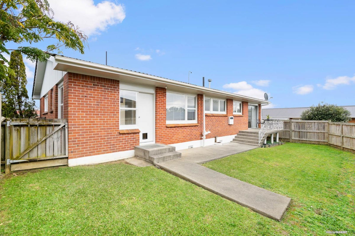 23 RODNEY STreet, Howick, Auckland - Carousel 2
