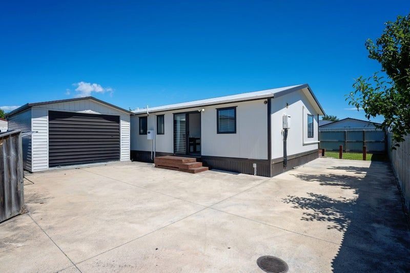 1212A Willowpark Road North, Mayfair, Hastings - Carousel 1