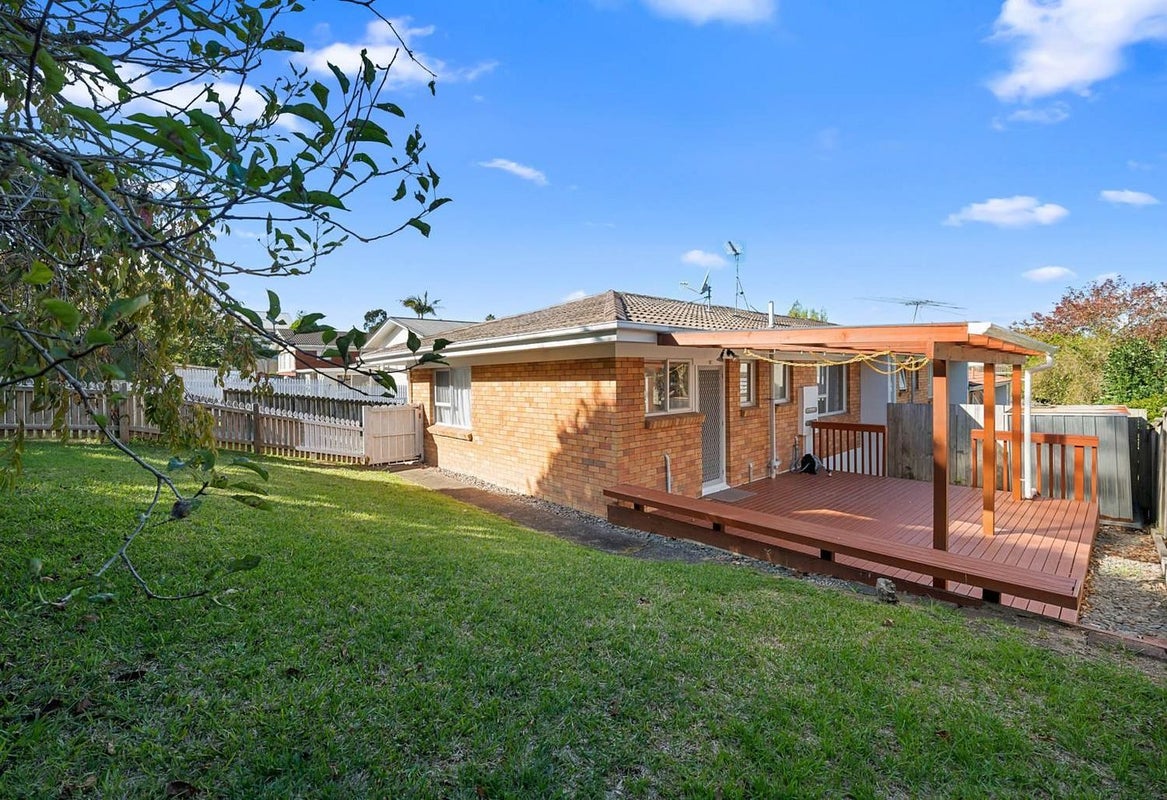 1/112 Gossamer Drive, Pakuranga Heights, Auckland - Carousel 2