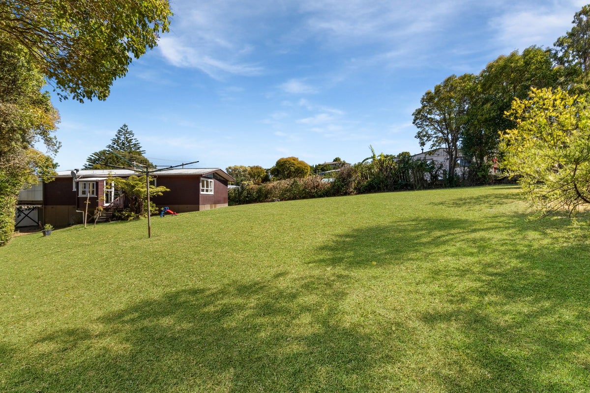 30 Mary Dreaver Street, New Windsor, Auckland - Carousel 1